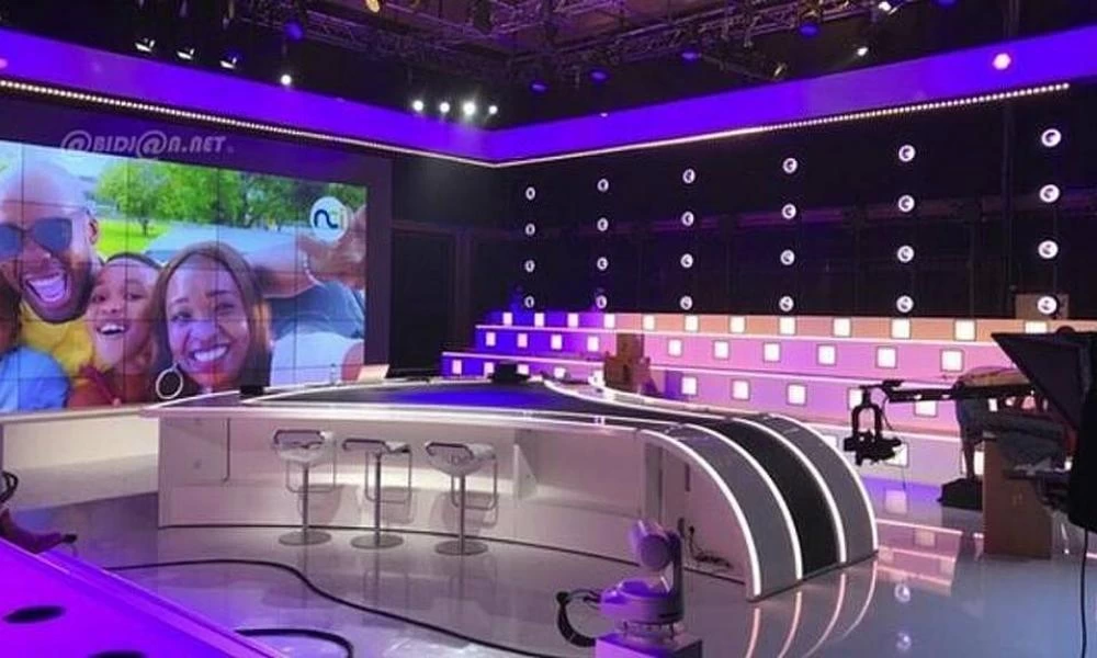 Σάλος και αποτροπιασμός: Καλεσμένος σε εκπομπή- «πρώην βιαστής» έδειξε πως κακοποίησε τα θύματά του...
